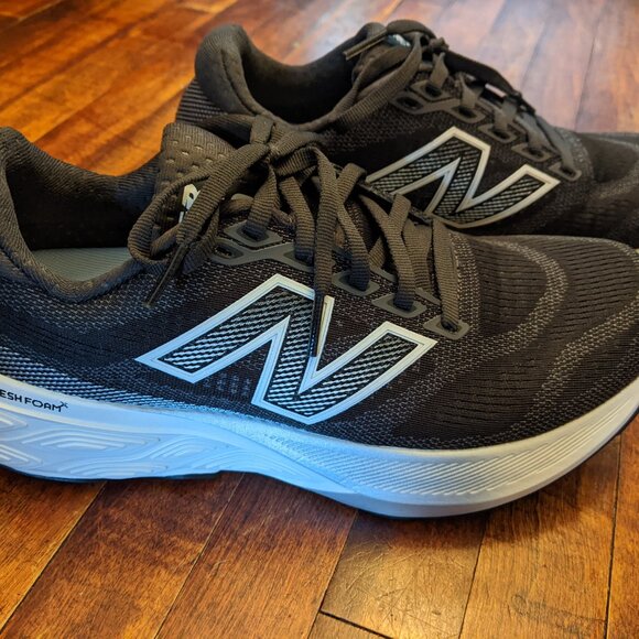 (Brand New) New Balance 880 womens size 8 - Picture 2 of 3